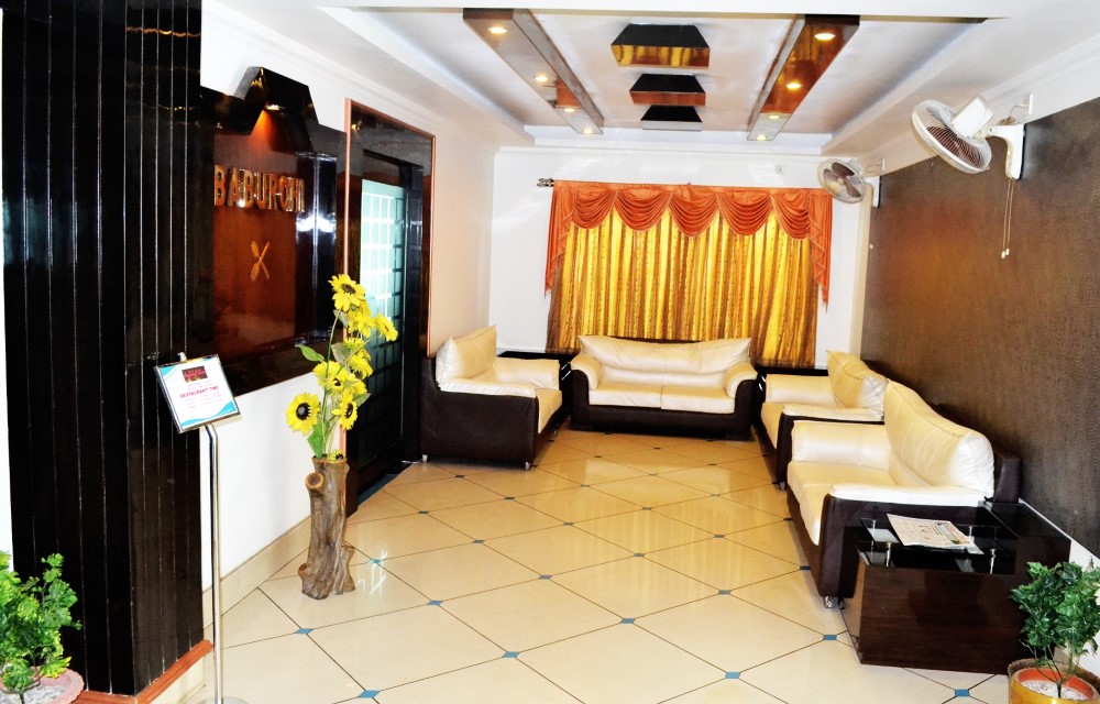 Transforming Hospitality Through Technology: How Smart Hotels Enhance Guest Experiences